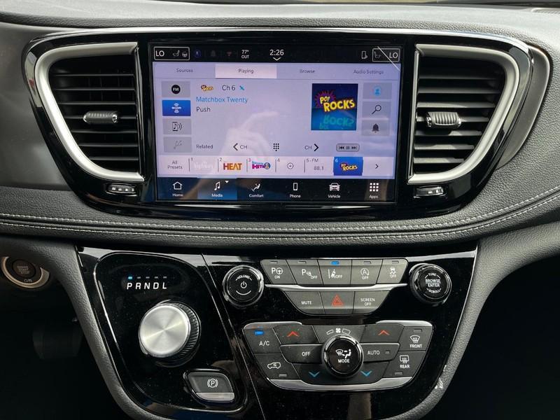 new 2025 Chrysler Pacifica car, priced at $45,725