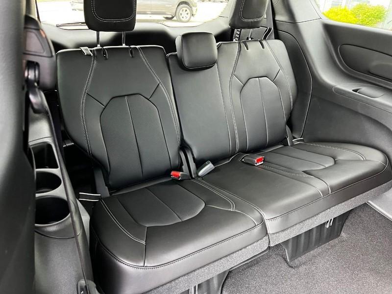 new 2025 Chrysler Pacifica car, priced at $45,725