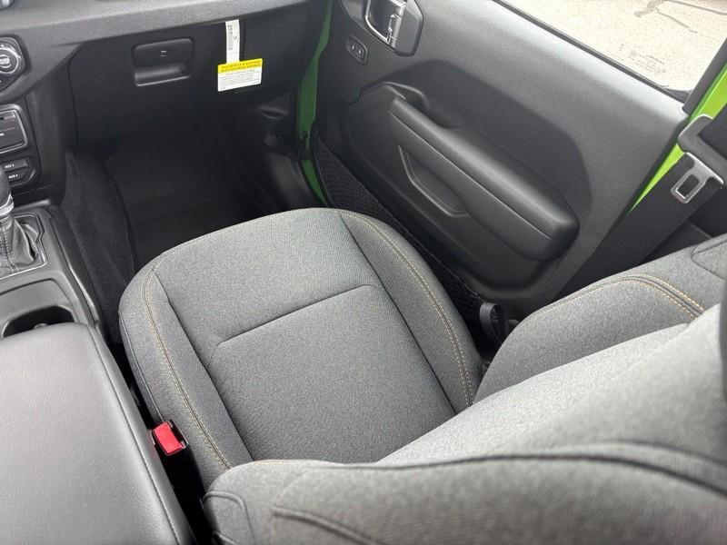 new 2025 Jeep Wrangler car, priced at $49,927
