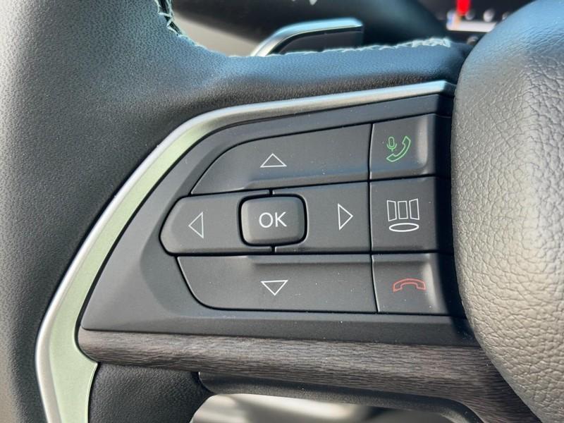 new 2025 Jeep Grand Cherokee car, priced at $40,121