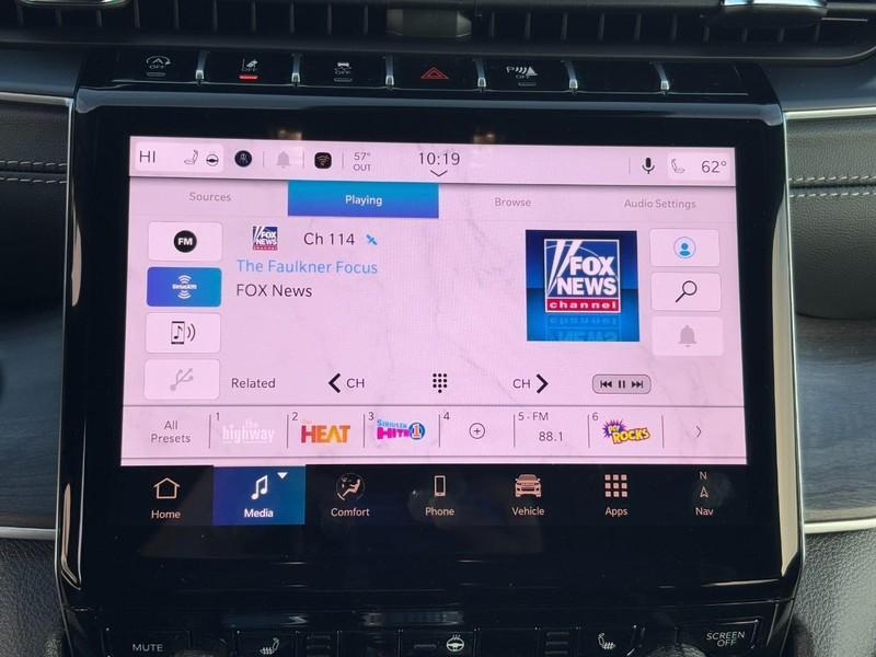 new 2025 Jeep Grand Cherokee car, priced at $40,121