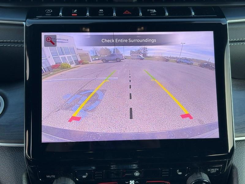 new 2025 Jeep Grand Cherokee car, priced at $40,121