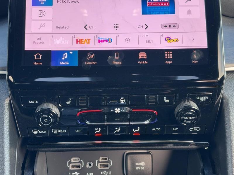 new 2025 Jeep Grand Cherokee car, priced at $40,121