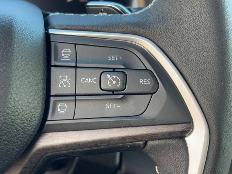 new 2025 Jeep Grand Cherokee car, priced at $40,121