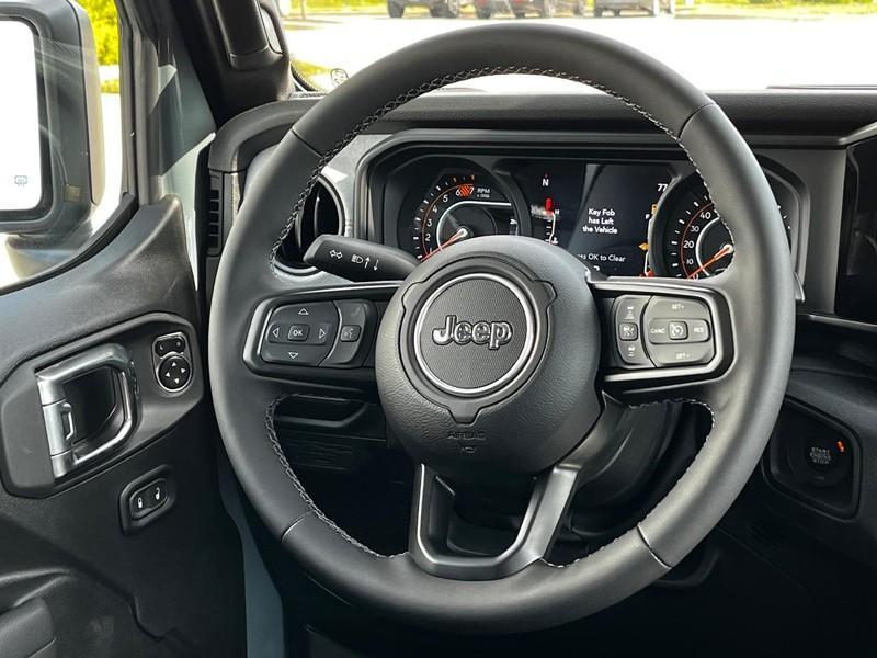 new 2025 Jeep Wrangler car, priced at $43,084