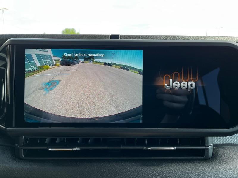 new 2025 Jeep Wrangler car, priced at $43,084