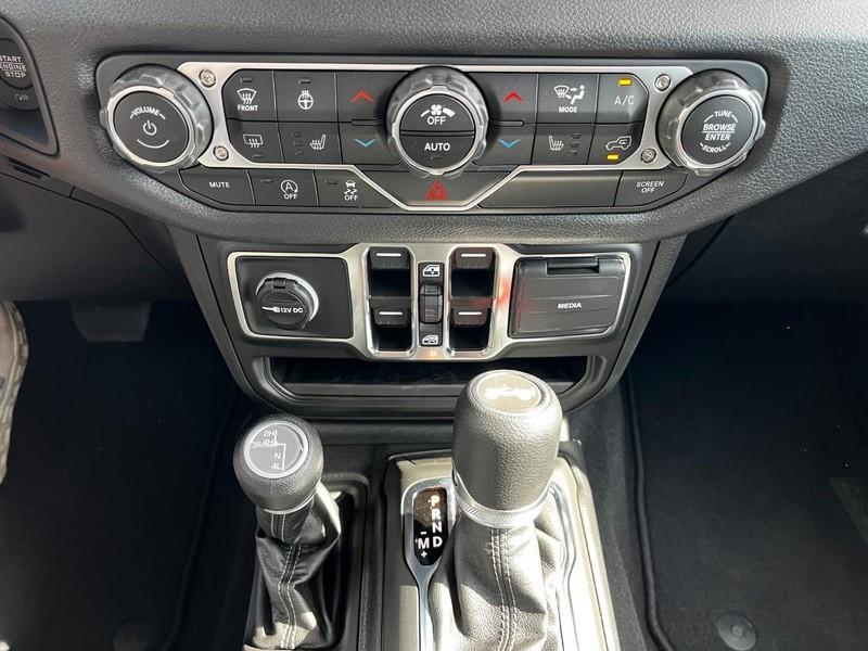 new 2025 Jeep Wrangler car, priced at $43,084