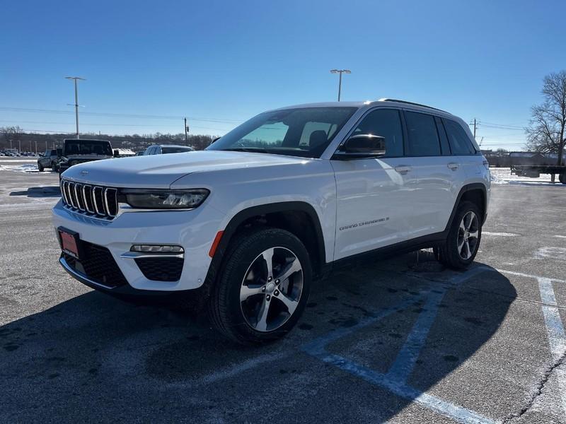 new 2025 Jeep Grand Cherokee car, priced at $48,187