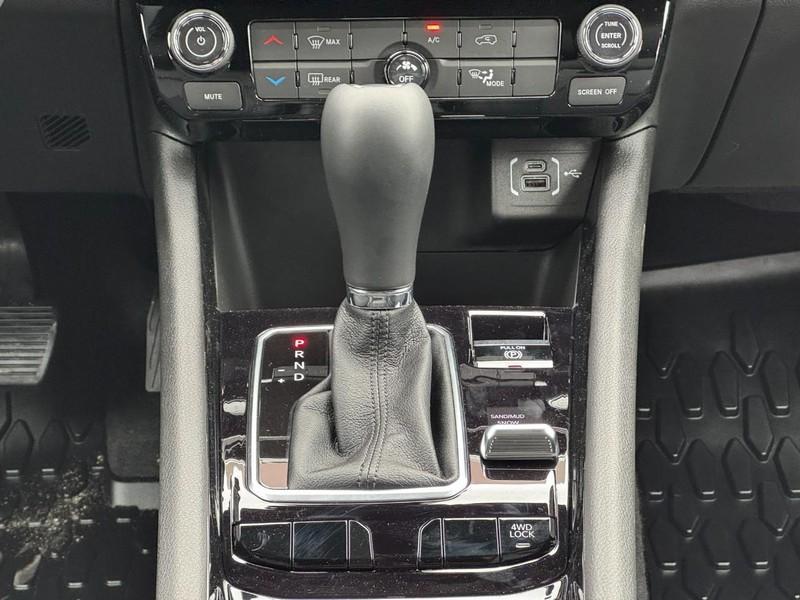 new 2025 Jeep Compass car, priced at $33,100
