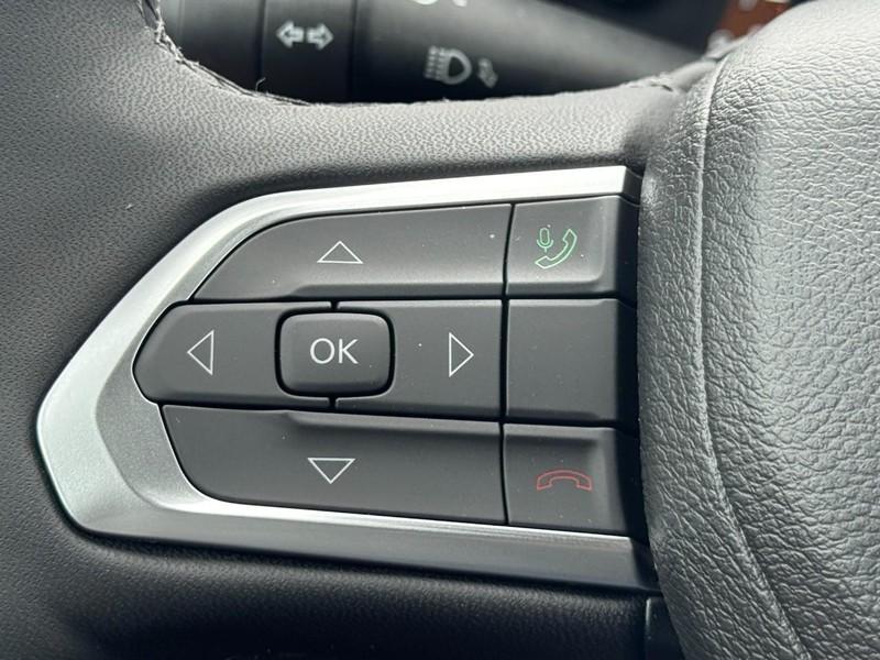new 2025 Jeep Compass car, priced at $33,100