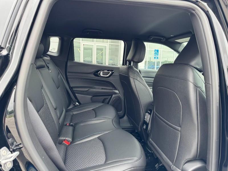 new 2025 Jeep Compass car, priced at $33,100