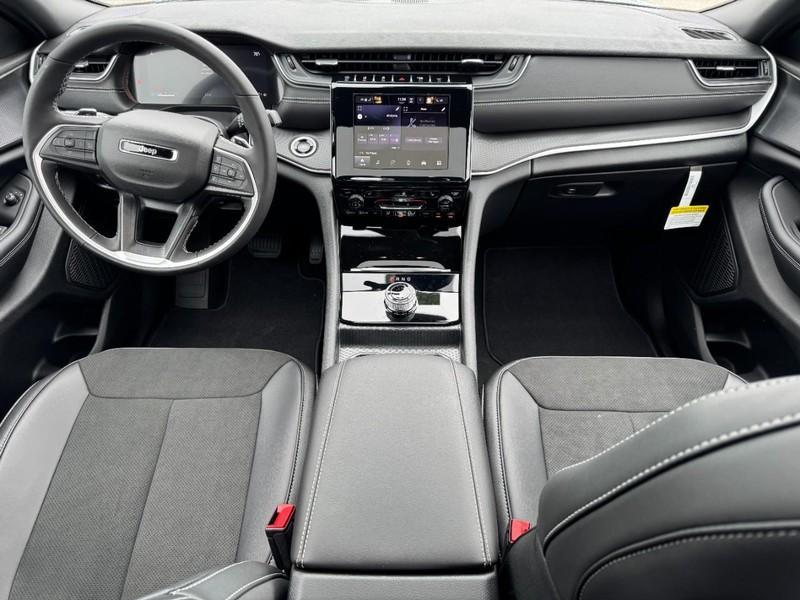 new 2025 Jeep Grand Cherokee L car, priced at $41,712