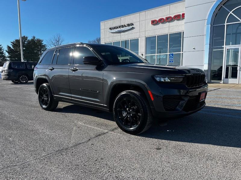 new 2025 Jeep Grand Cherokee car, priced at $46,530