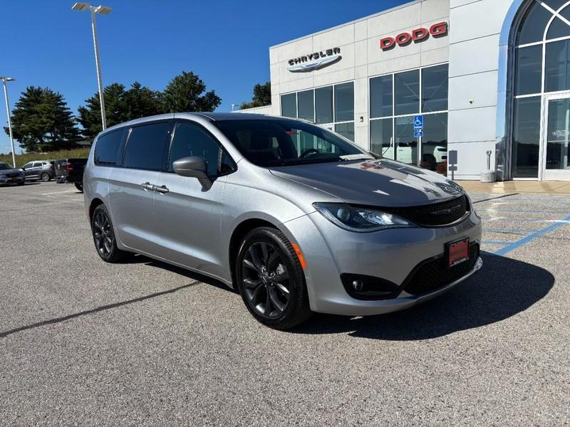 used 2019 Chrysler Pacifica car, priced at $17,000