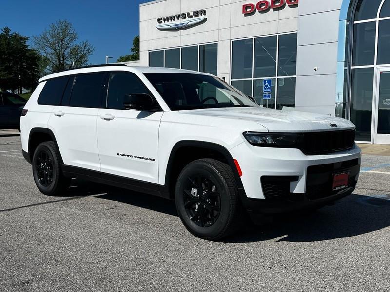 new 2025 Jeep Grand Cherokee L car, priced at $42,137