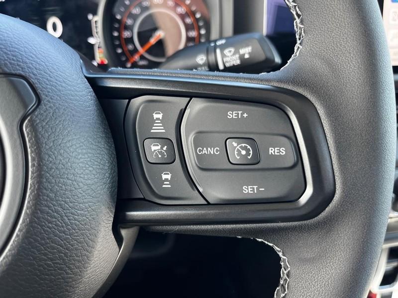 new 2025 Jeep Gladiator car, priced at $51,940