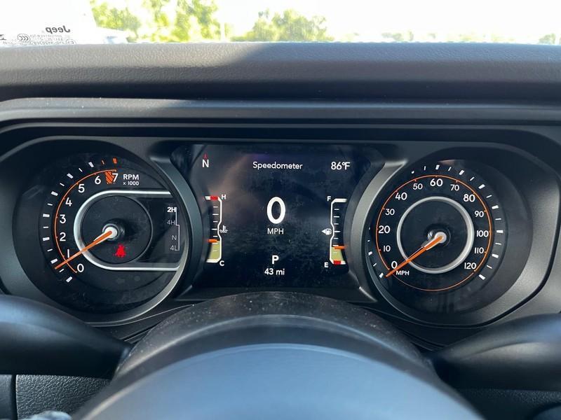 new 2025 Jeep Gladiator car, priced at $51,940