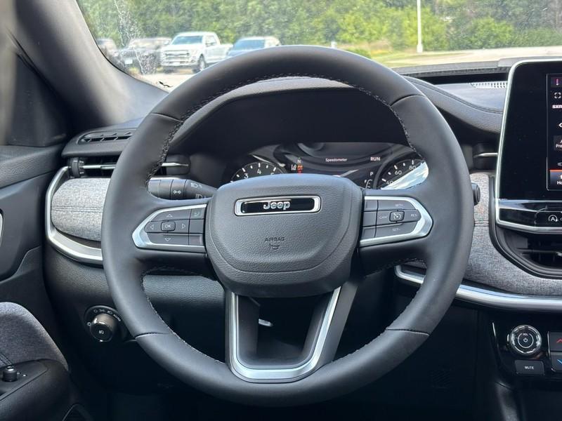 new 2025 Jeep Compass car, priced at $30,165