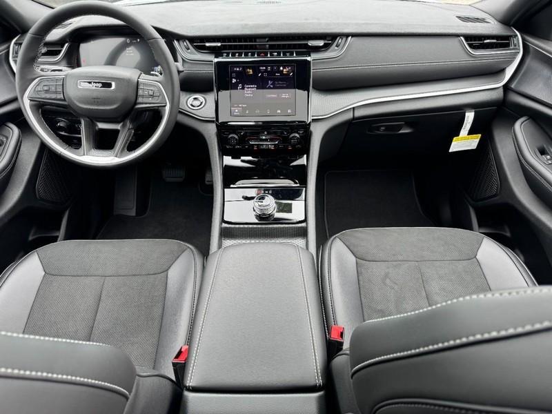 new 2025 Jeep Grand Cherokee L car, priced at $41,137