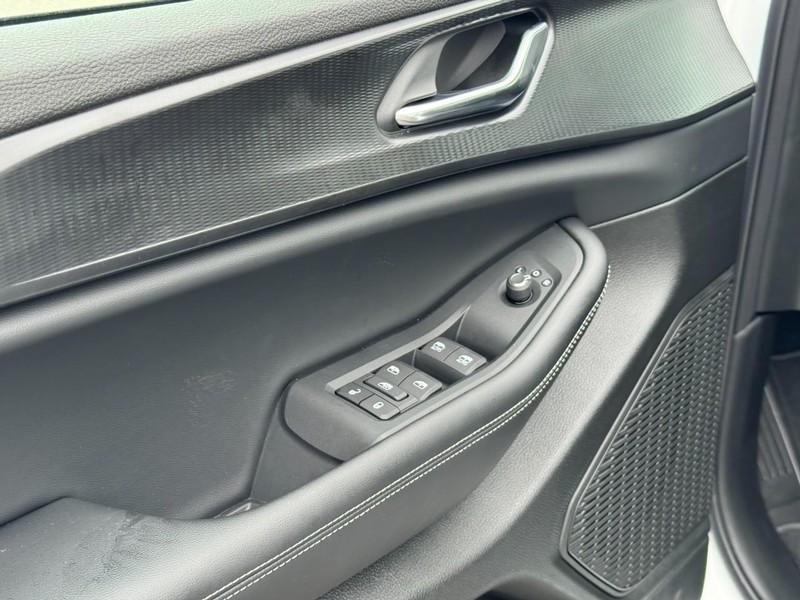 new 2025 Jeep Grand Cherokee L car, priced at $41,137