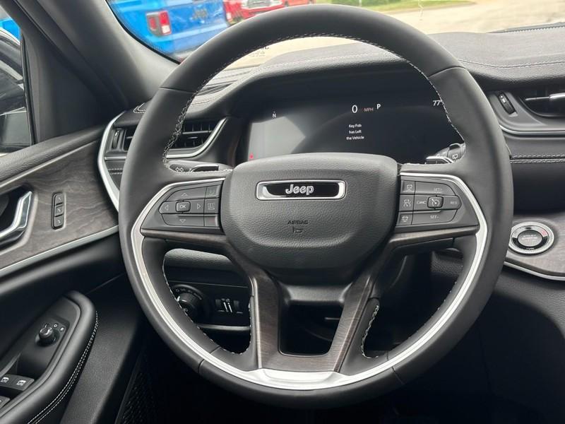 new 2025 Jeep Grand Cherokee car, priced at $41,807