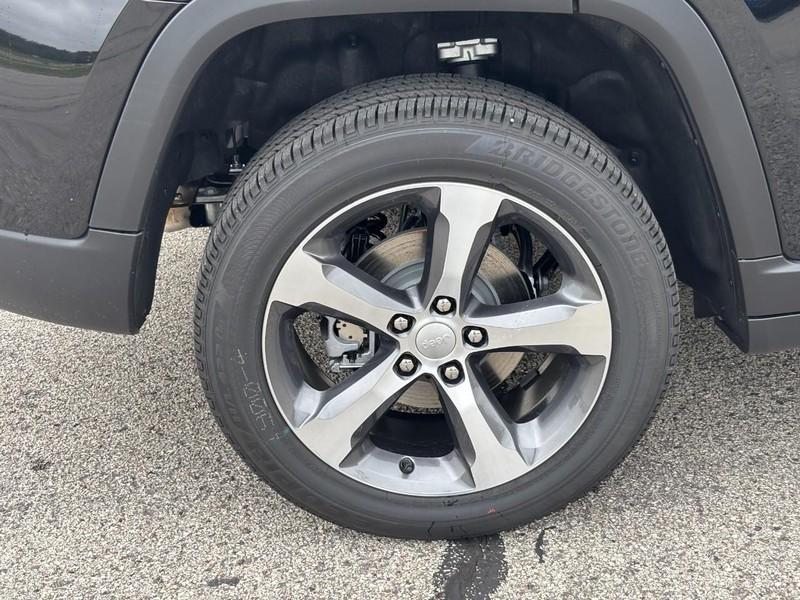 new 2025 Jeep Grand Cherokee car, priced at $41,807