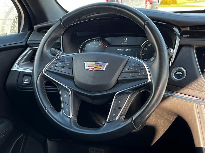 used 2021 Cadillac XT5 car, priced at $28,000