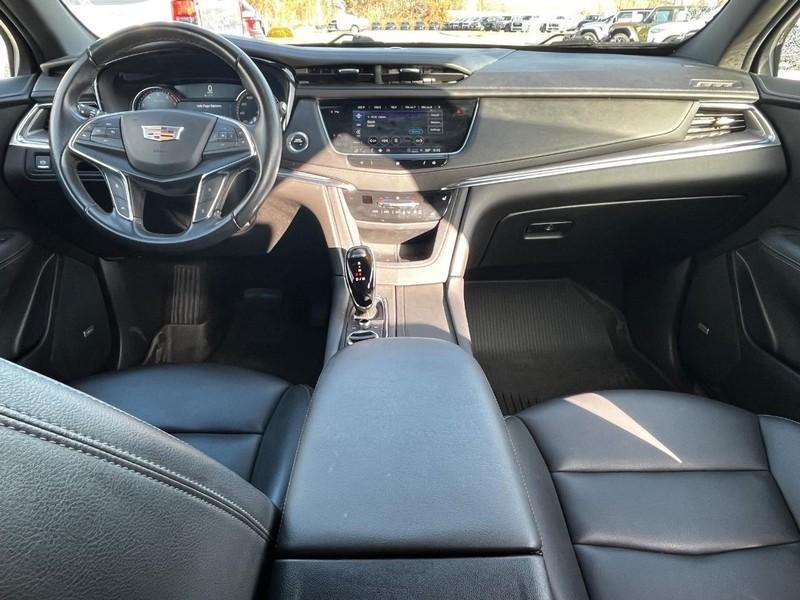 used 2021 Cadillac XT5 car, priced at $28,000