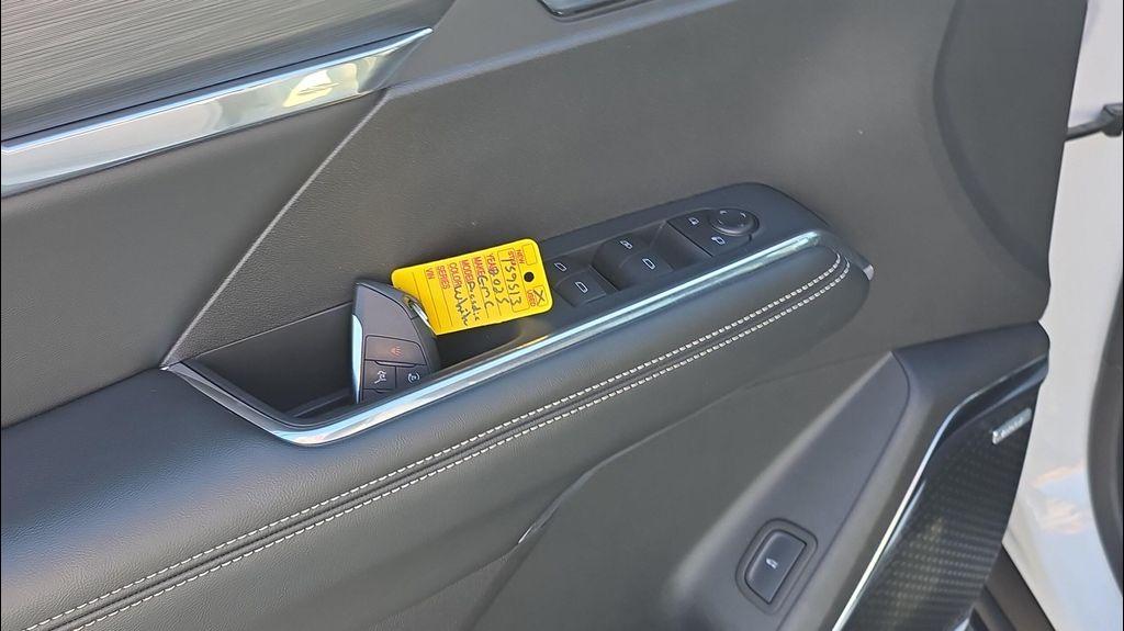 used 2025 GMC Acadia car, priced at $36,995