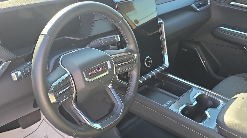 used 2025 GMC Acadia car, priced at $36,995