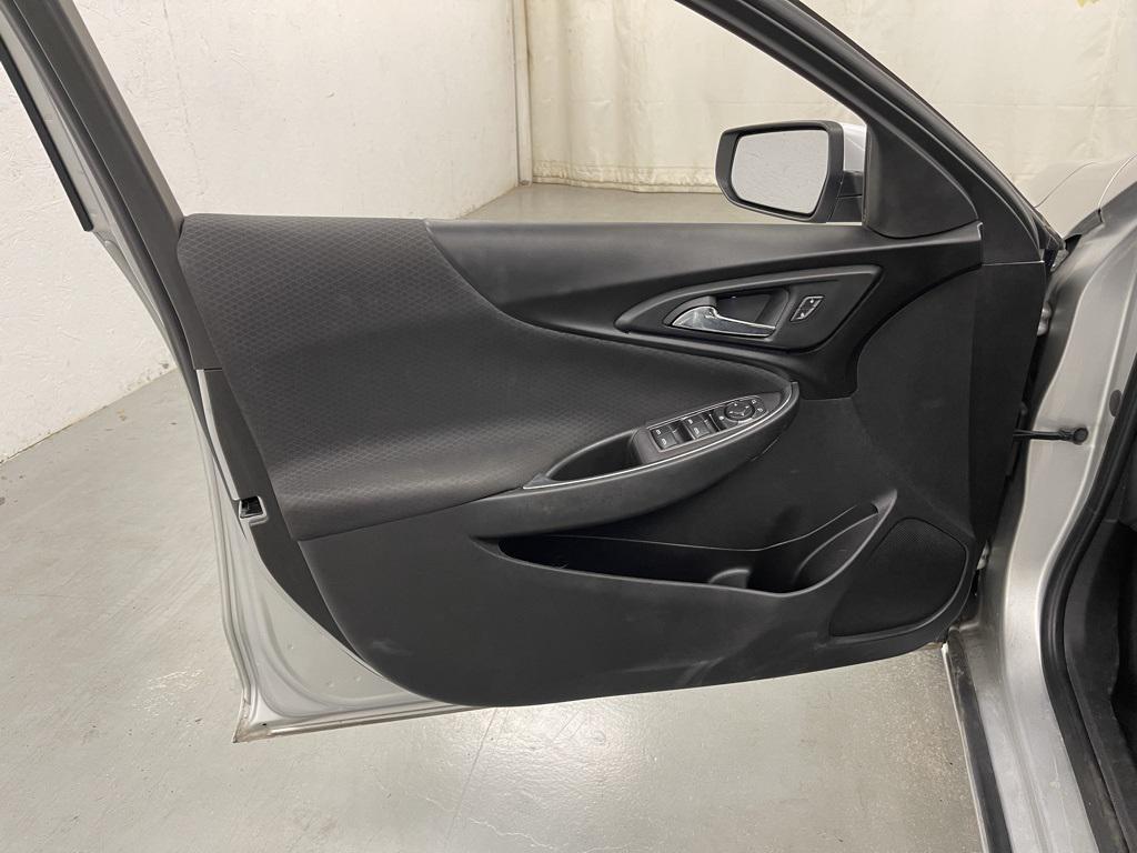 used 2018 Chevrolet Malibu car, priced at $11,886