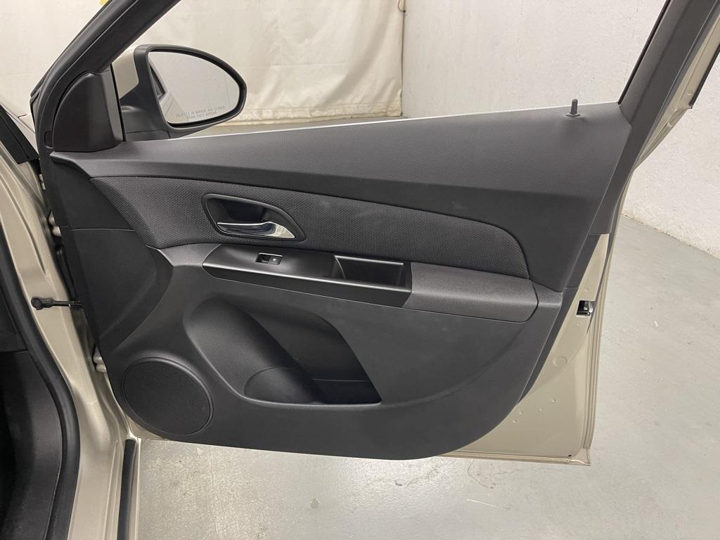 used 2014 Chevrolet Cruze car, priced at $5,998