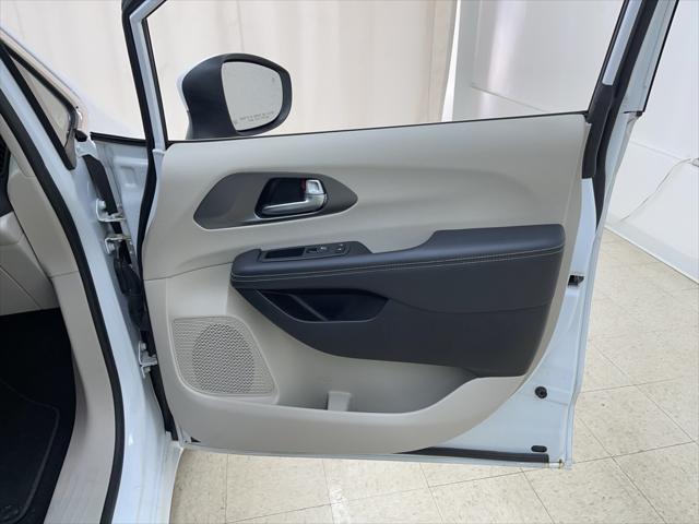used 2023 Chrysler Pacifica car, priced at $23,997