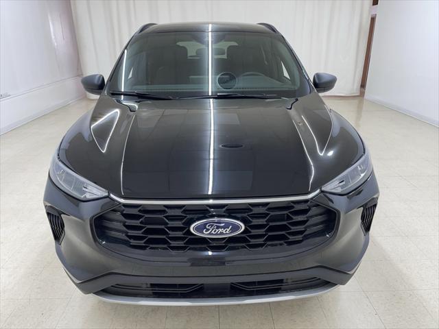 new 2025 Ford Escape car, priced at $35,980