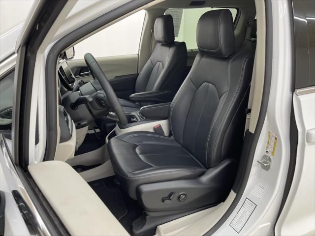 used 2024 Chrysler Pacifica car, priced at $35,889