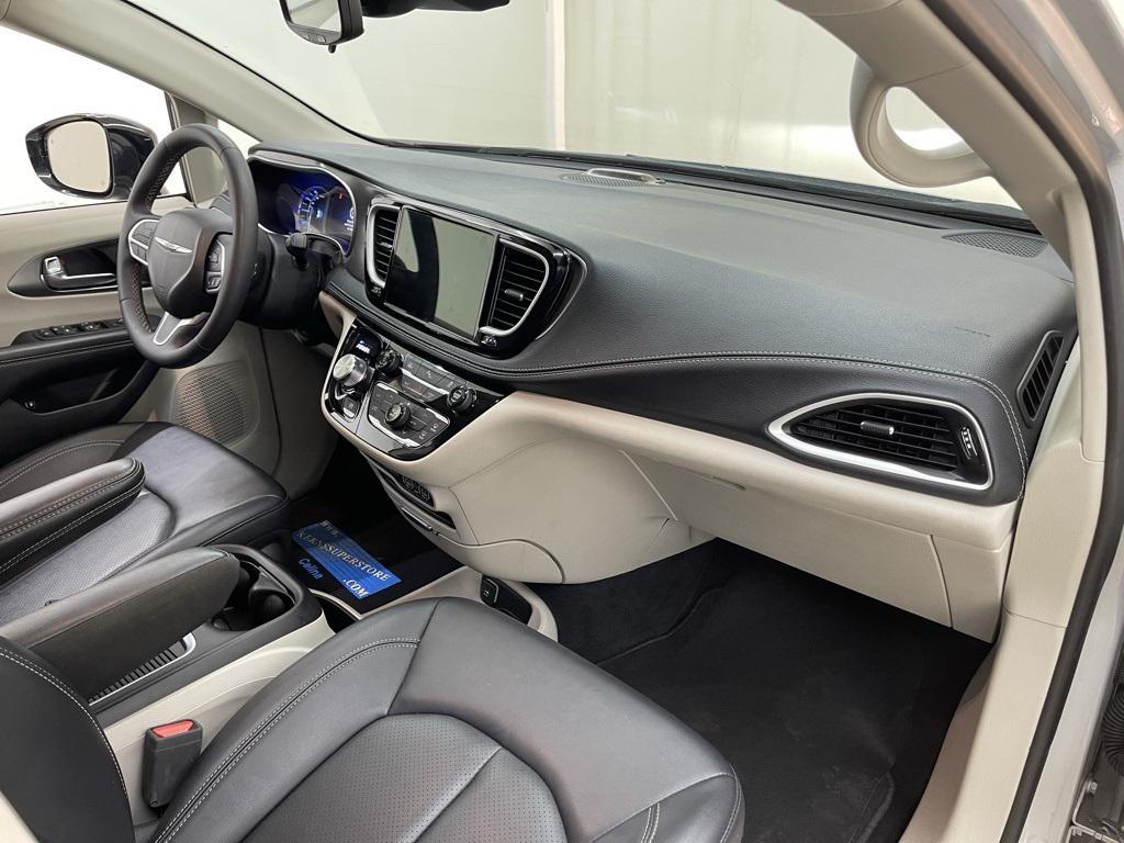 used 2024 Chrysler Pacifica Hybrid car, priced at $23,571