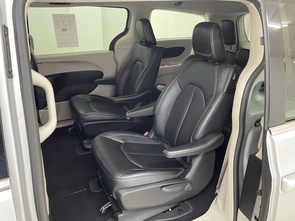 used 2024 Chrysler Pacifica Hybrid car, priced at $23,571