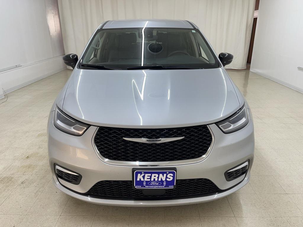 used 2024 Chrysler Pacifica Hybrid car, priced at $23,571