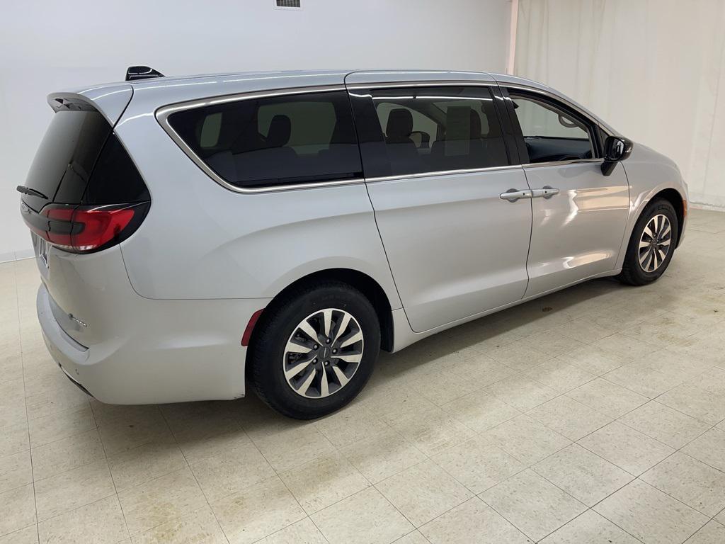 used 2024 Chrysler Pacifica Hybrid car, priced at $23,571