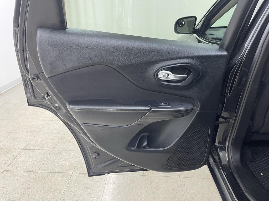 used 2016 Jeep Cherokee car, priced at $10,600