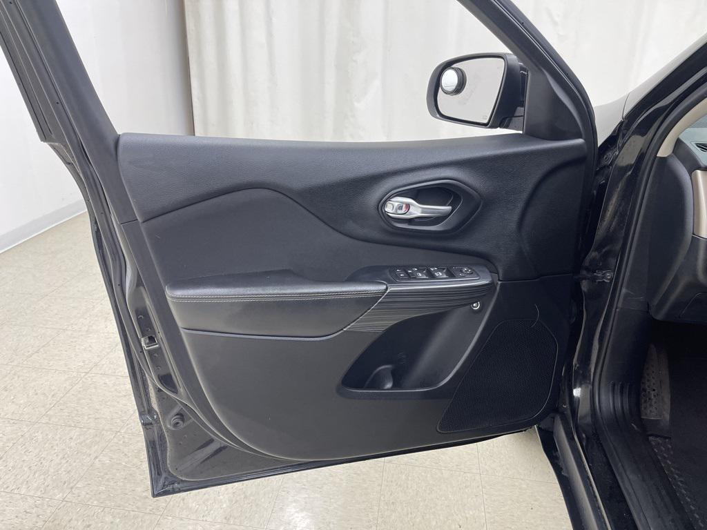 used 2016 Jeep Cherokee car, priced at $10,600