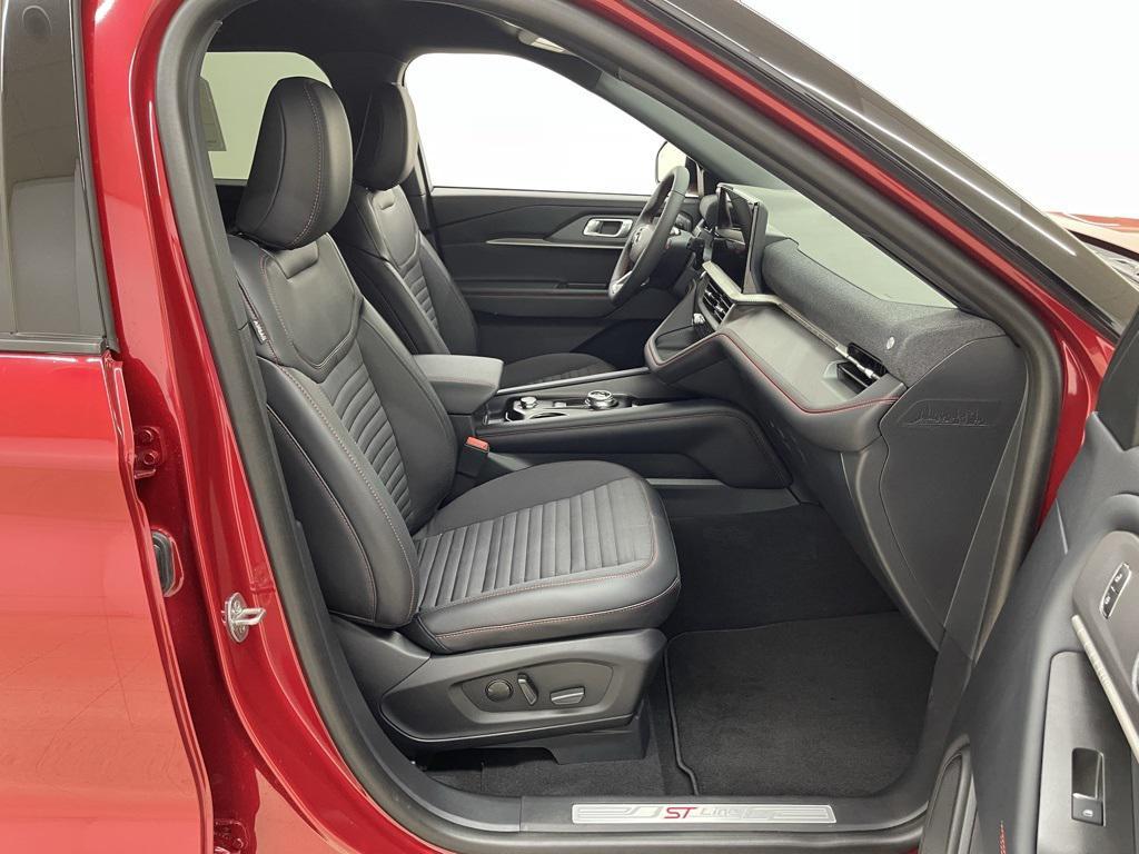 new 2025 Ford Explorer car, priced at $47,371