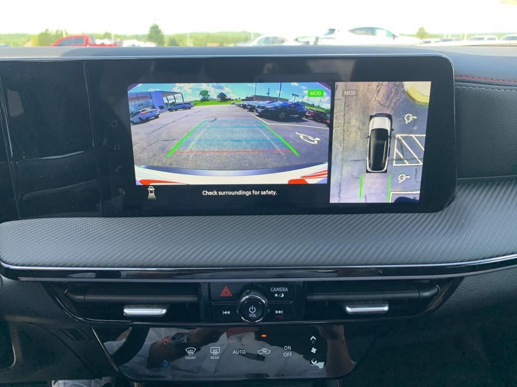 new 2025 Nissan Kicks car, priced at $29,615