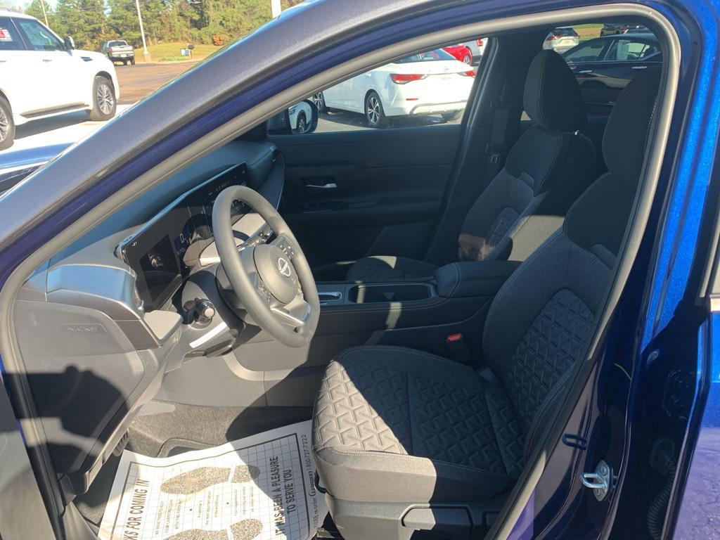 new 2025 Nissan Kicks car, priced at $27,500