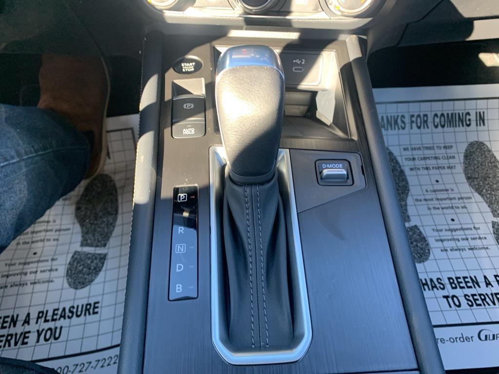 new 2025 Nissan Kicks car, priced at $27,500
