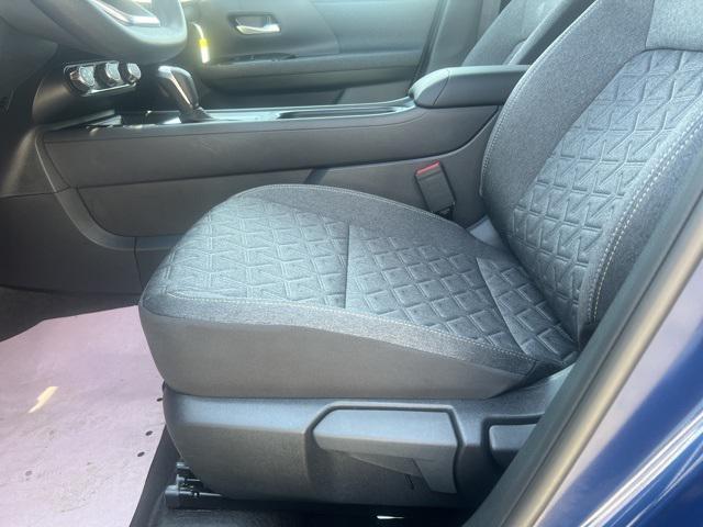 new 2025 Nissan Kicks car, priced at $25,890