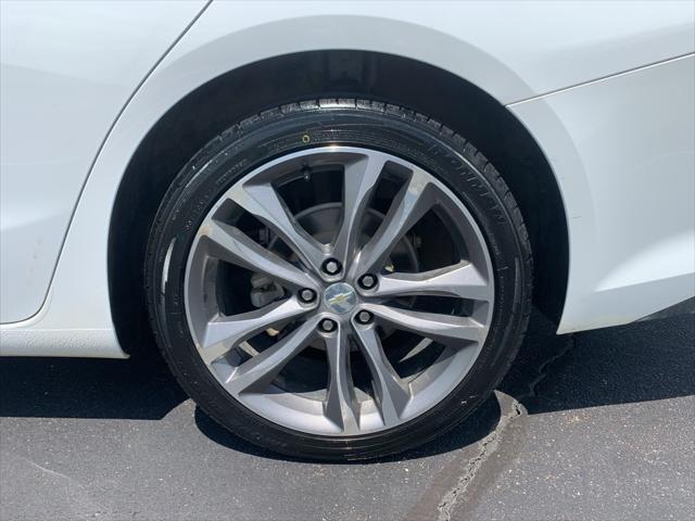 used 2021 Chevrolet Malibu car, priced at $13,900