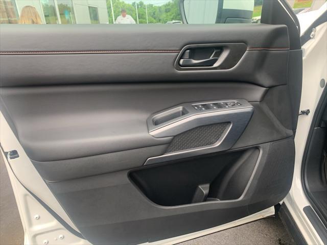 new 2025 Nissan Pathfinder car, priced at $47,175