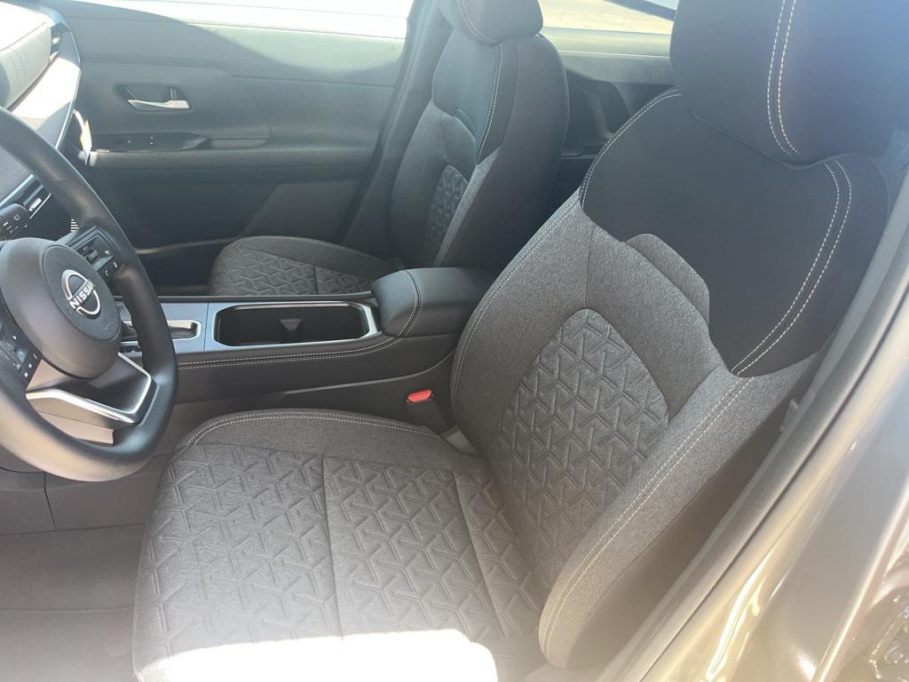 new 2025 Nissan Kicks car, priced at $27,180
