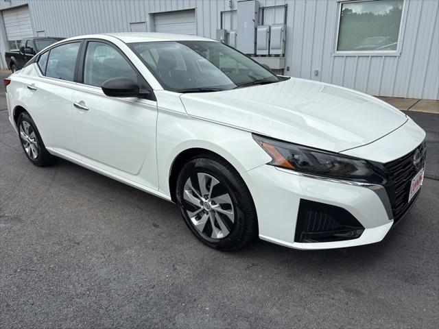 new 2025 Nissan Altima car